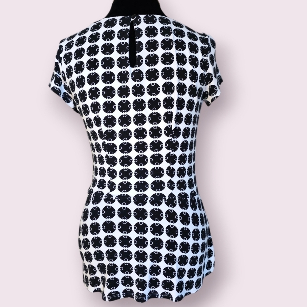 Roz & Ali Black and White Pattern Top - Picture 3 of 4